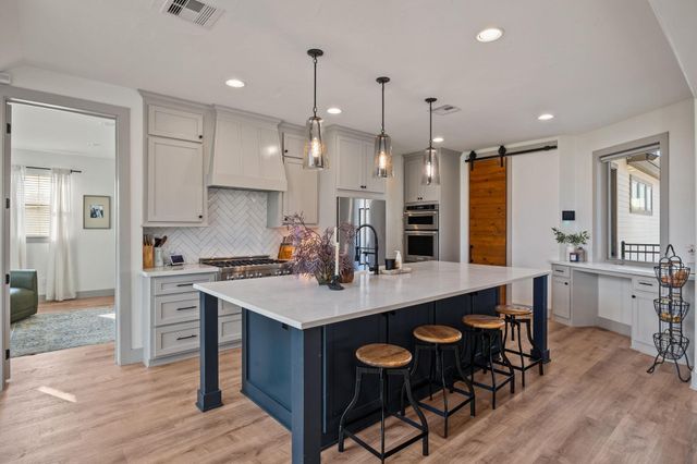 15811 Bayou Oaks Drive, Danbury, TX 77534