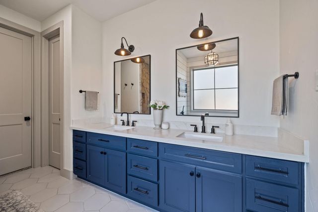 15811 Bayou Oaks Drive, Danbury, TX 77534