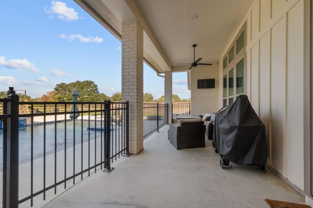 15811 Bayou Oaks Drive, Danbury, TX 77534