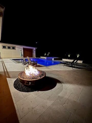 15811 Bayou Oaks Drive, Danbury, TX 77534