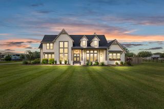 15811 Bayou Oaks Drive, Danbury, TX 77534