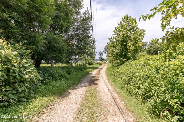 5209 River Rd, Louisville, KY 40222