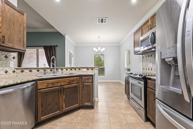 307 Flanders Ridge Drive, Youngsville, LA 70592