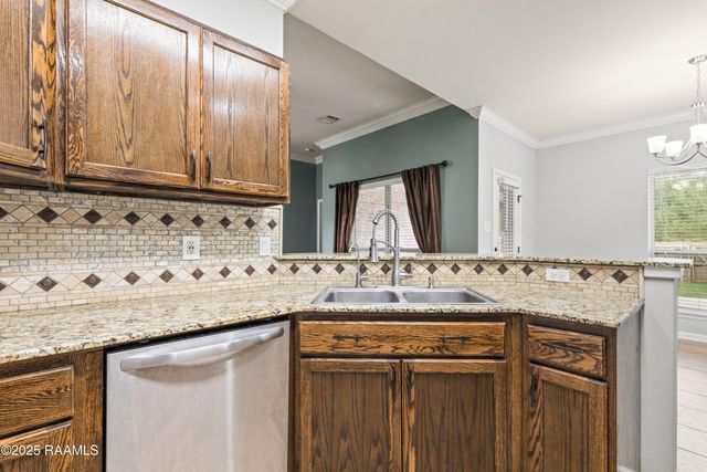 307 Flanders Ridge Drive, Youngsville, LA 70592