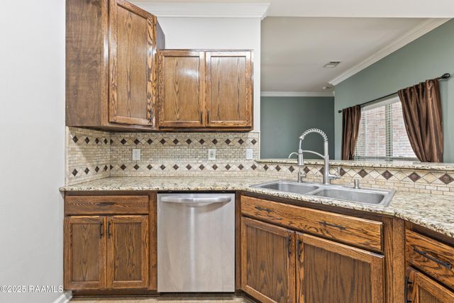 307 Flanders Ridge Drive, Youngsville, LA 70592