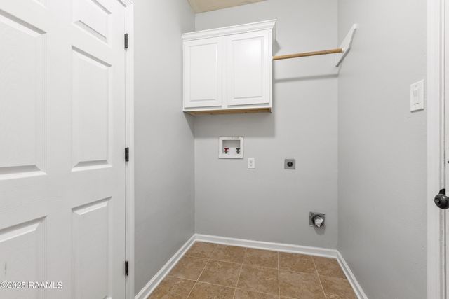 307 Flanders Ridge Drive, Youngsville, LA 70592