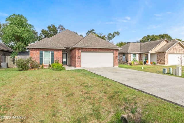 307 Flanders Ridge Drive, Youngsville, LA 70592