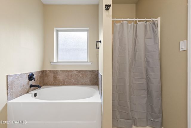 307 Flanders Ridge Drive, Youngsville, LA 70592