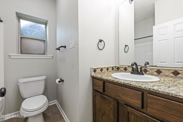 307 Flanders Ridge Drive, Youngsville, LA 70592