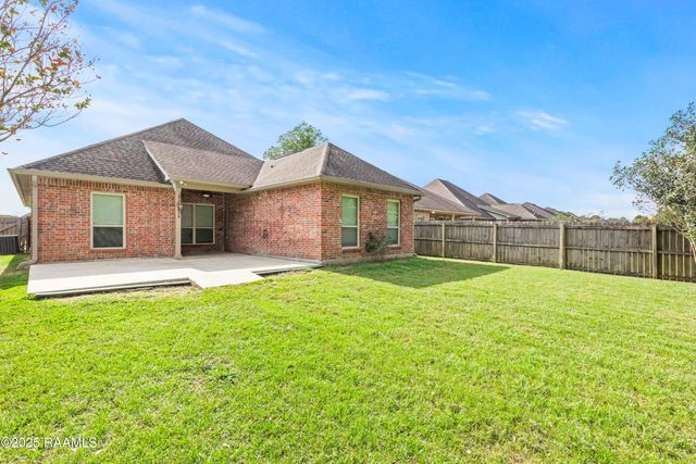 307 Flanders Ridge Drive, Youngsville, LA 70592