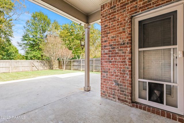 307 Flanders Ridge Drive, Youngsville, LA 70592