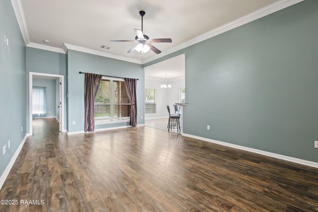 307 Flanders Ridge Drive, Youngsville, LA 70592