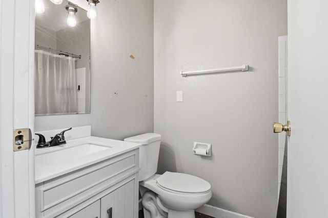 9228 N 70th STREET, Milwaukee, WI 53223