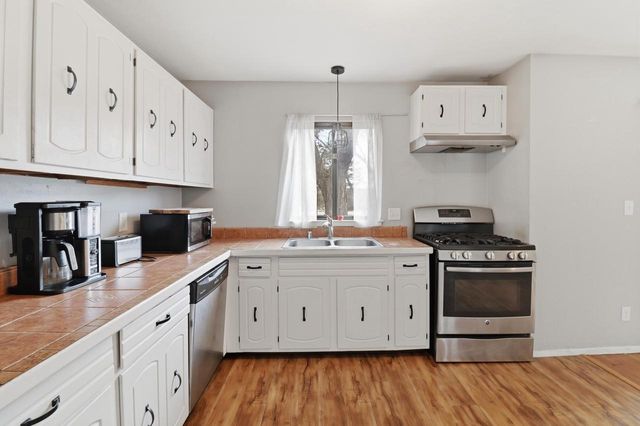 9228 N 70th STREET, Milwaukee, WI 53223