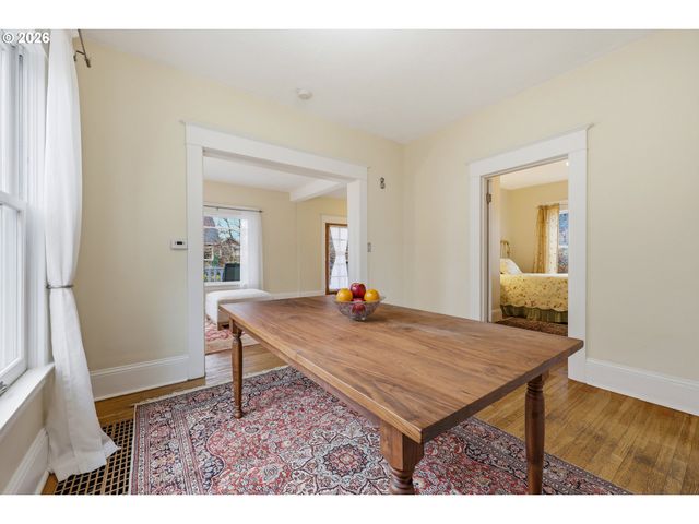 4549 Ne 22ND Ave, Portland, OR 97211