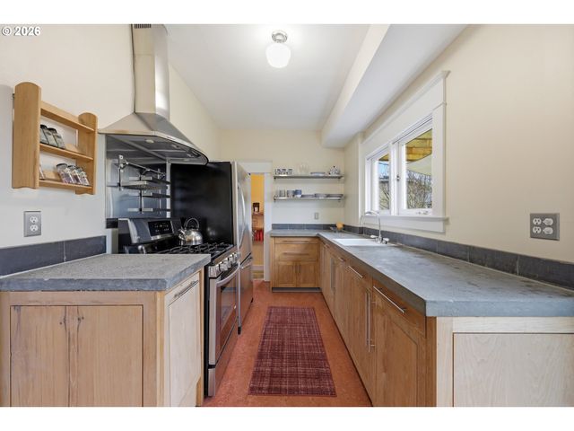 4549 Ne 22ND Ave, Portland, OR 97211