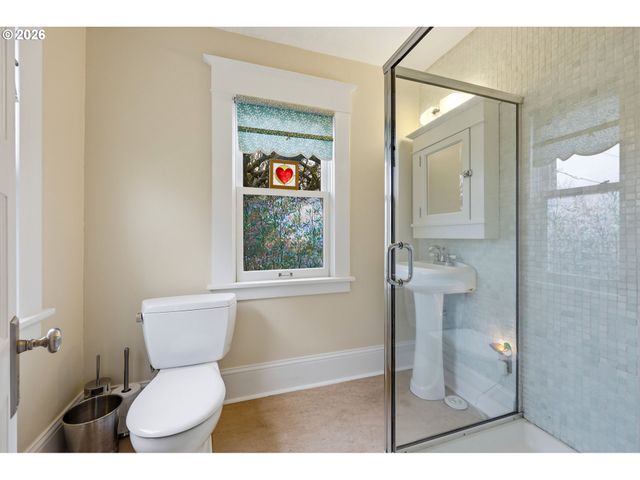 4549 Ne 22ND Ave, Portland, OR 97211