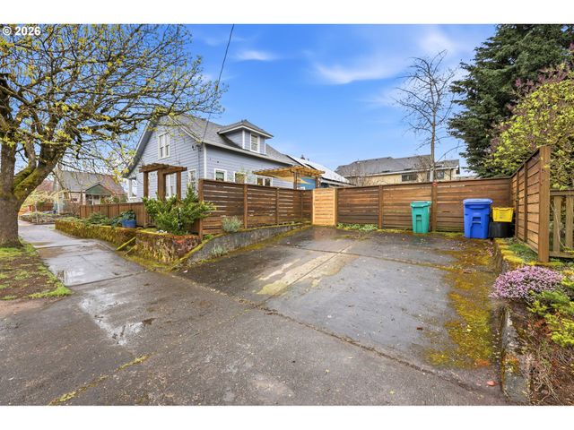 4549 Ne 22ND Ave, Portland, OR 97211