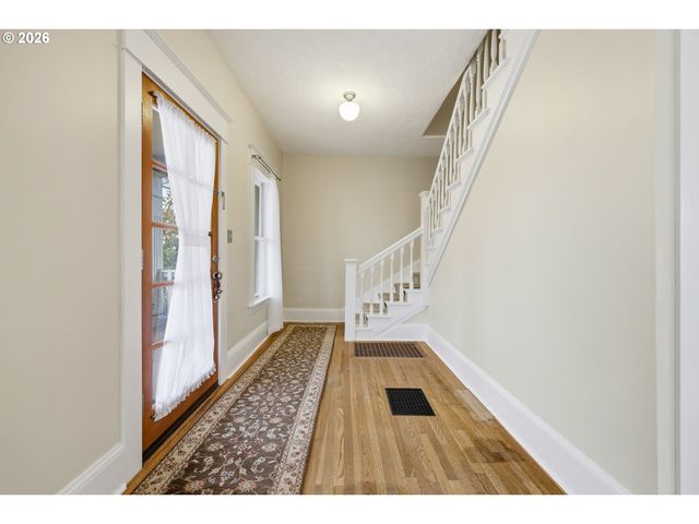 4549 Ne 22ND Ave, Portland, OR 97211