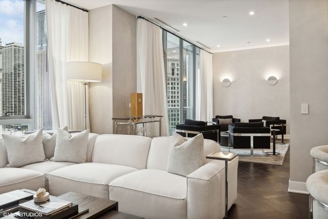 403 N Wabash Avenue 12B, Chicago, IL 60611