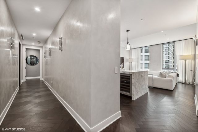 403 N Wabash Avenue 12B, Chicago, IL 60611