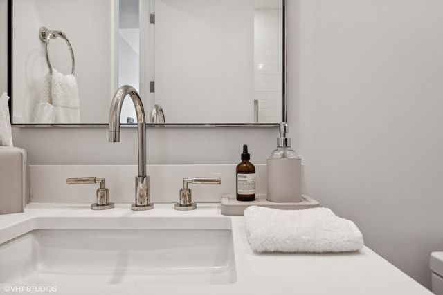 403 N Wabash Avenue 12B, Chicago, IL 60611