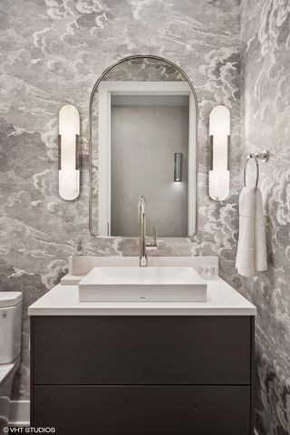 403 N Wabash Avenue 12B, Chicago, IL 60611