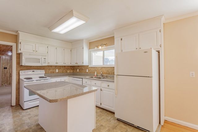 170 Round Knob Road, Rocky Face, GA 30740