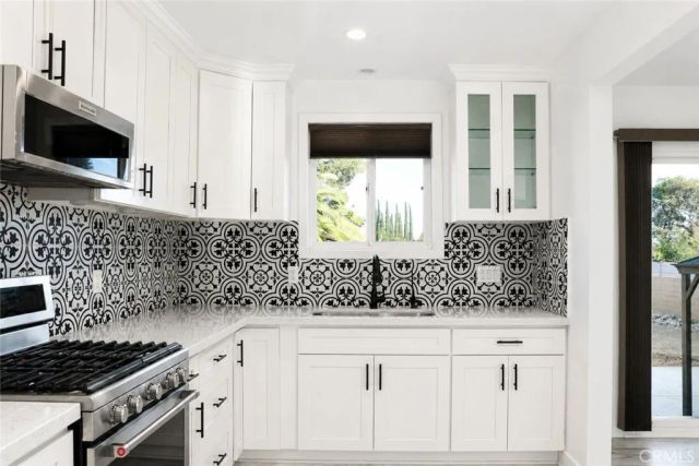 13986 Aztec Street, Sylmar, CA 91342