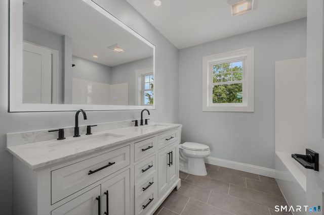 2 Farm Meadow Road, East Lyme, CT 06333