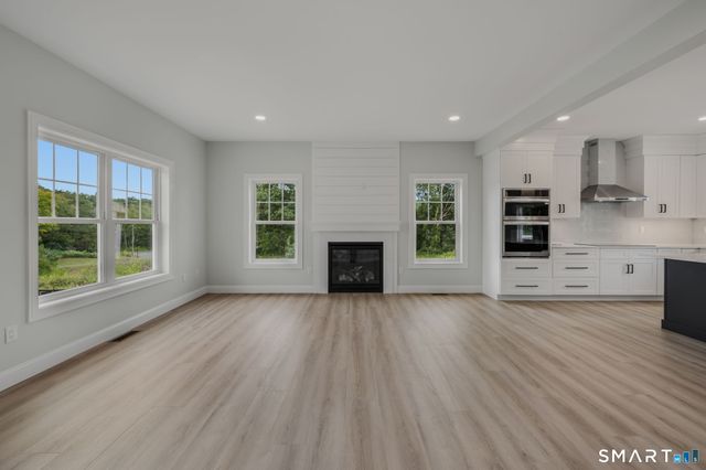 2 Farm Meadow Road, East Lyme, CT 06333
