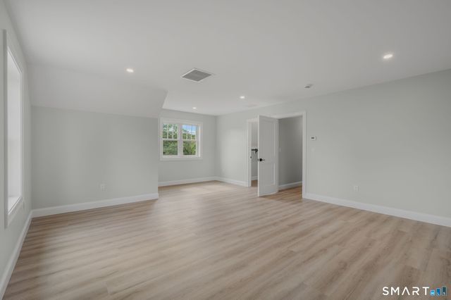 2 Farm Meadow Road, East Lyme, CT 06333