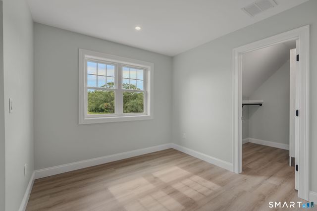 2 Farm Meadow Road, East Lyme, CT 06333