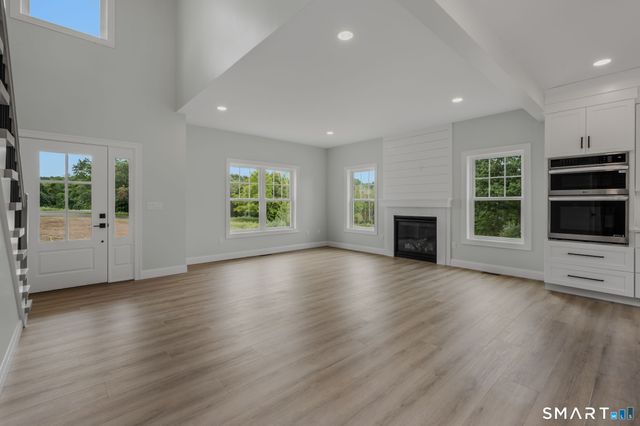 2 Farm Meadow Road, East Lyme, CT 06333