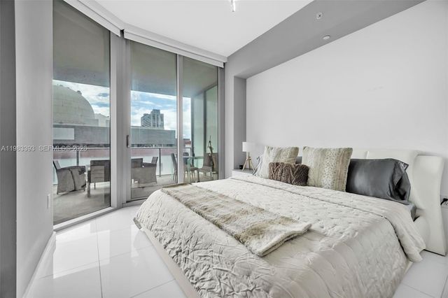 851 NE 1st Ave 806, Miami, FL 33132