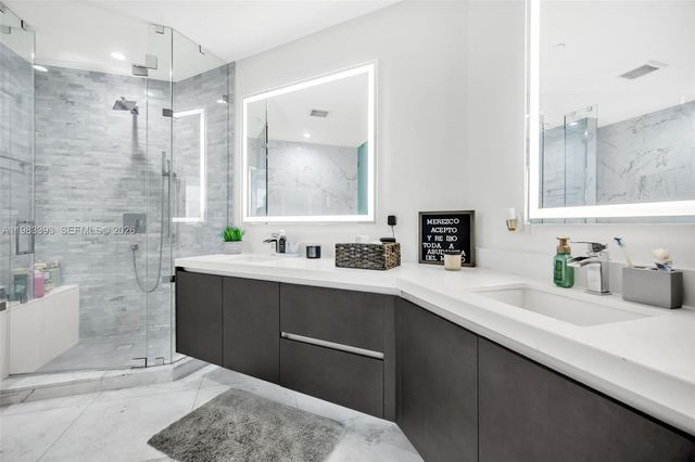 851 NE 1st Ave 806, Miami, FL 33132