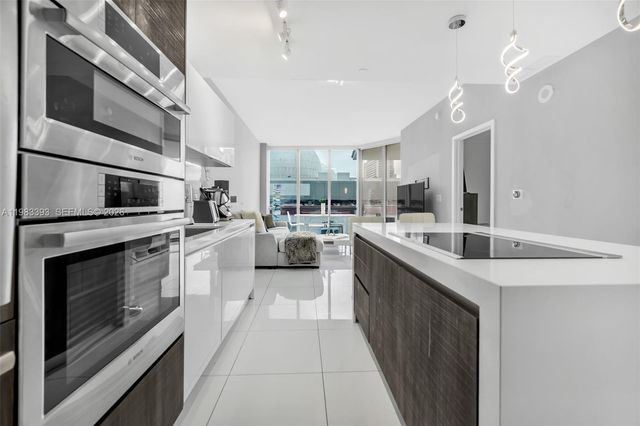 851 NE 1st Ave 806, Miami, FL 33132