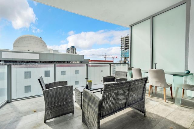 851 NE 1st Ave 806, Miami, FL 33132