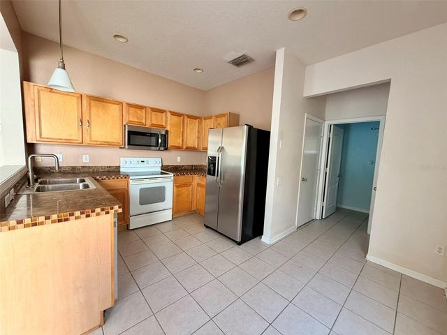 26613 CASTLEVIEW WAY, Wesley Chapel, FL 33544