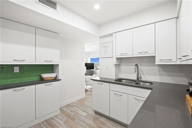 240 Seaview CT 211, Marco Island, FL 34145