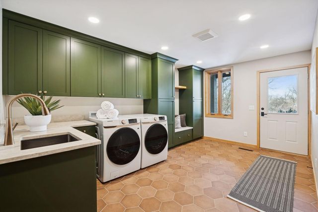 5600 Parkwood Lane, Edina, MN 55436