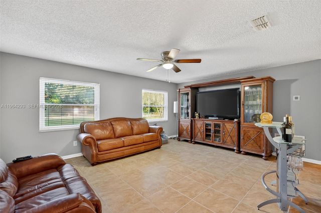 3536 Eagles Nest Road, Fruitland Park, FL 34731