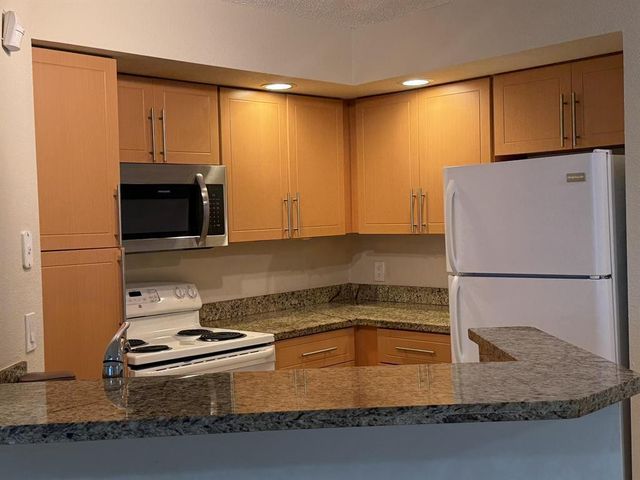 3390 Pinewalk Drive N 1012, Margate, FL 33063