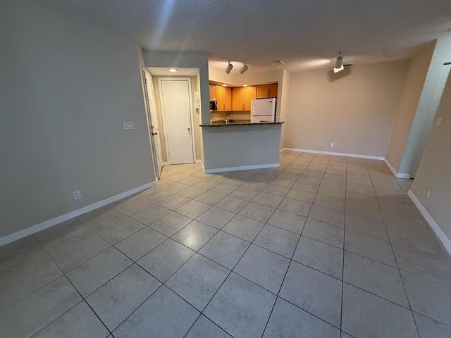 3390 Pinewalk Drive N 1012, Margate, FL 33063