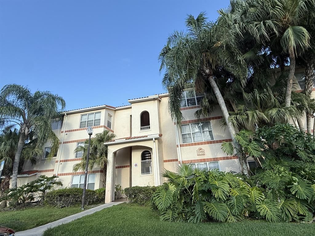 3390 Pinewalk Drive N 1012, Margate, FL 33063