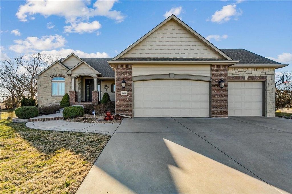 1401 N Shadow Rock Dr, Andover, KS 67002