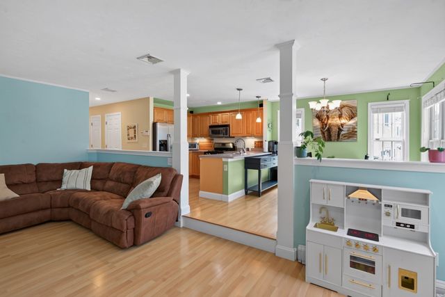 7 Sycamore Dr 7, Middleboro, MA 02346