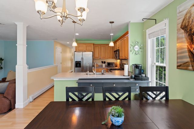 7 Sycamore Dr 7, Middleboro, MA 02346