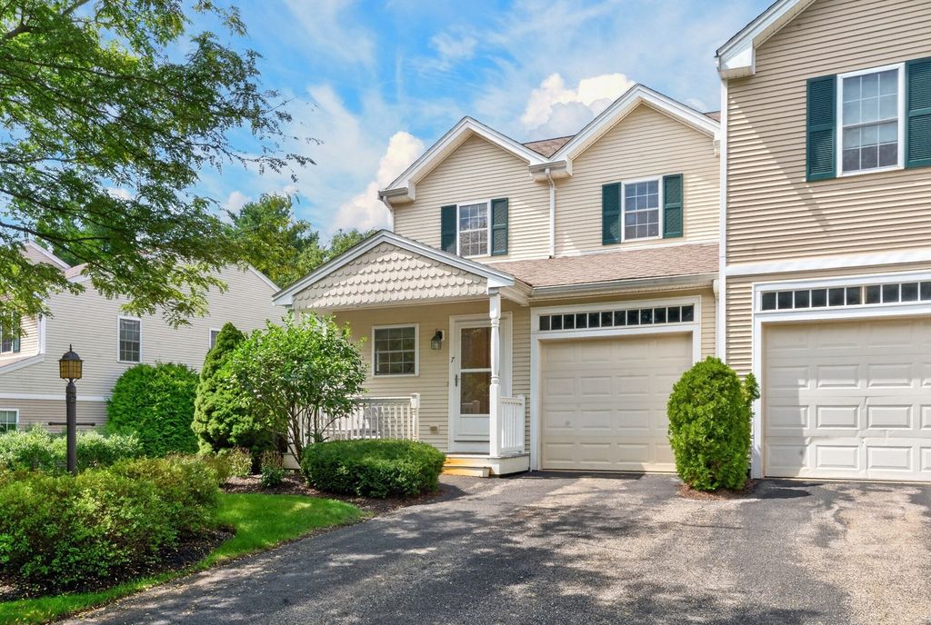 7 Sycamore Dr 7, Middleboro, MA 02346