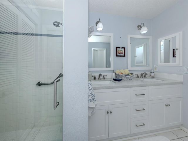 264 LAUREL HOLLOW DRIVE 31, Nokomis, FL 34275